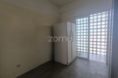 Apartamento T4 para Venda em Carnaxide e Queijas