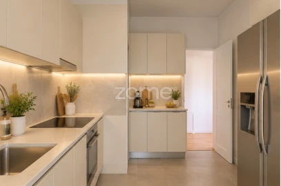 Apartamento T4 para Venda em Carnaxide e Queijas