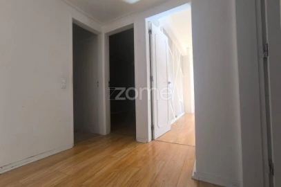 Apartamento T4 para Venda em Carnaxide e Queijas