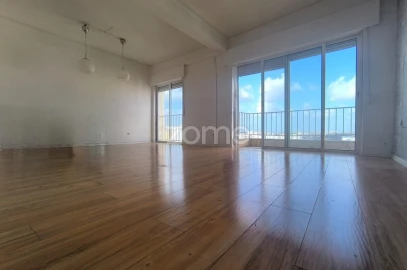 Apartamento T4 para Venda em Carnaxide e Queijas