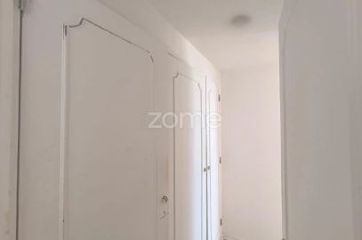 Apartamento T4 para Venda em Carnaxide e Queijas