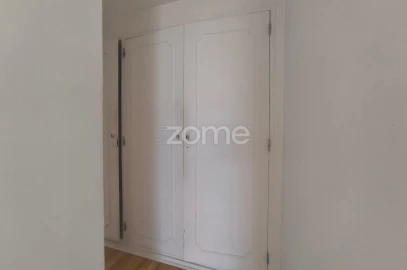 Apartamento T4 para Venda em Carnaxide e Queijas