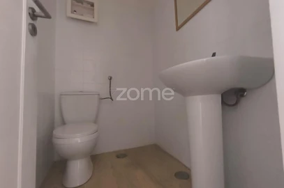 Apartamento T4 para Venda em Carnaxide e Queijas