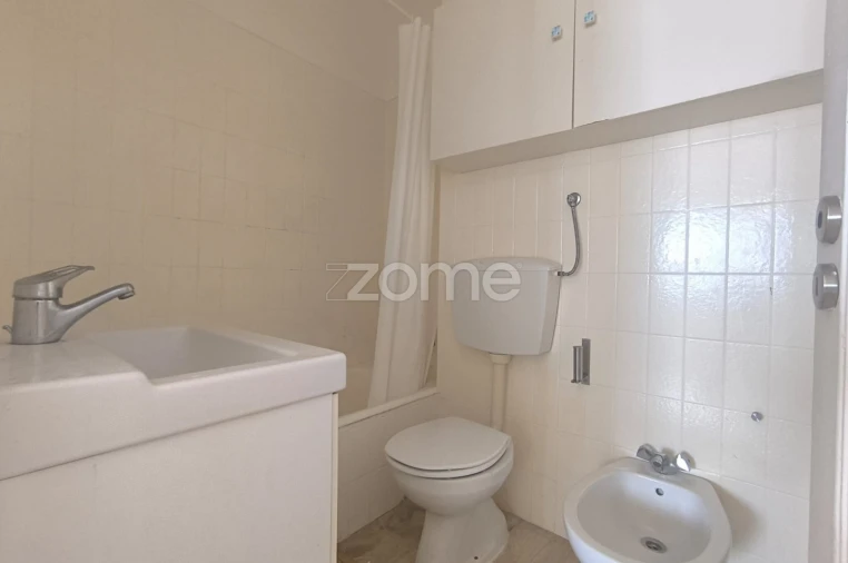 Apartamento T4 para Venda em Carnaxide e Queijas Foto 32
