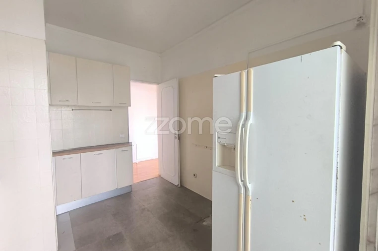 Apartamento T4 para Venda em Carnaxide e Queijas Foto 11