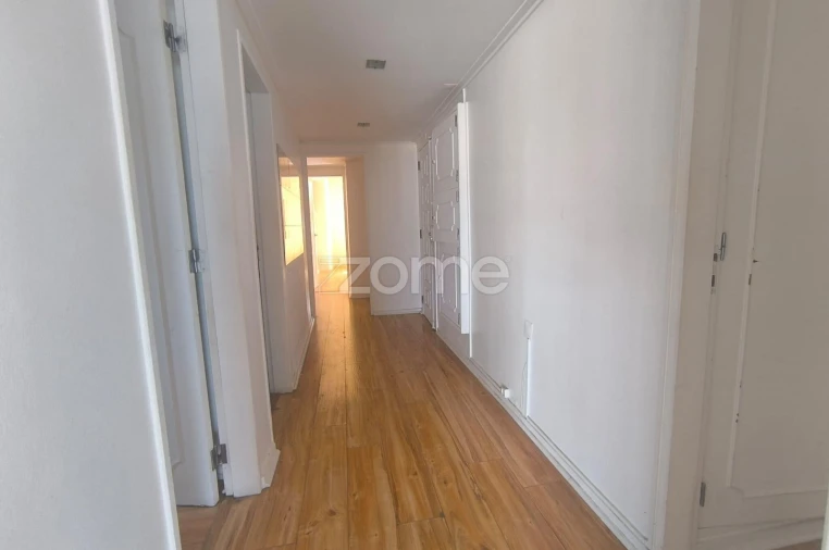 Apartamento T4 para Venda em Carnaxide e Queijas Foto 9