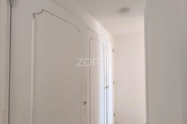 Apartamento T4 para Venda em Carnaxide e Queijas Foto 25