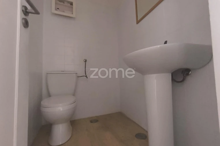 Apartamento T4 para Venda em Carnaxide e Queijas Foto 21