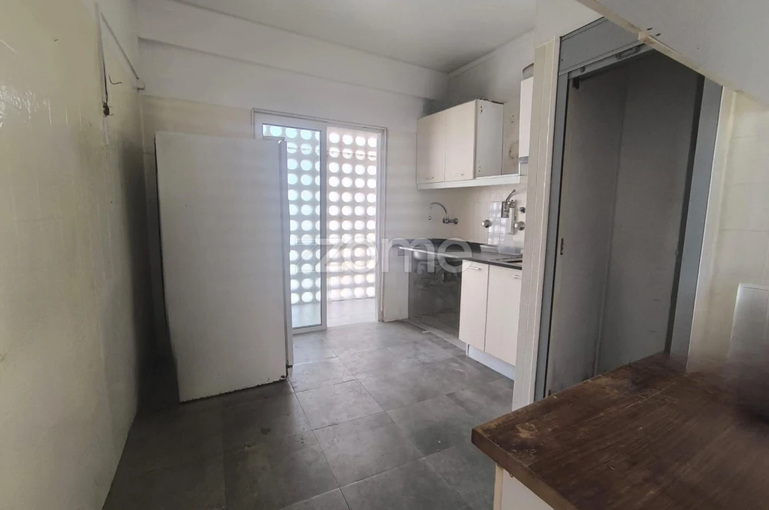 Apartamento T4 para Venda em Carnaxide e Queijas Foto 12