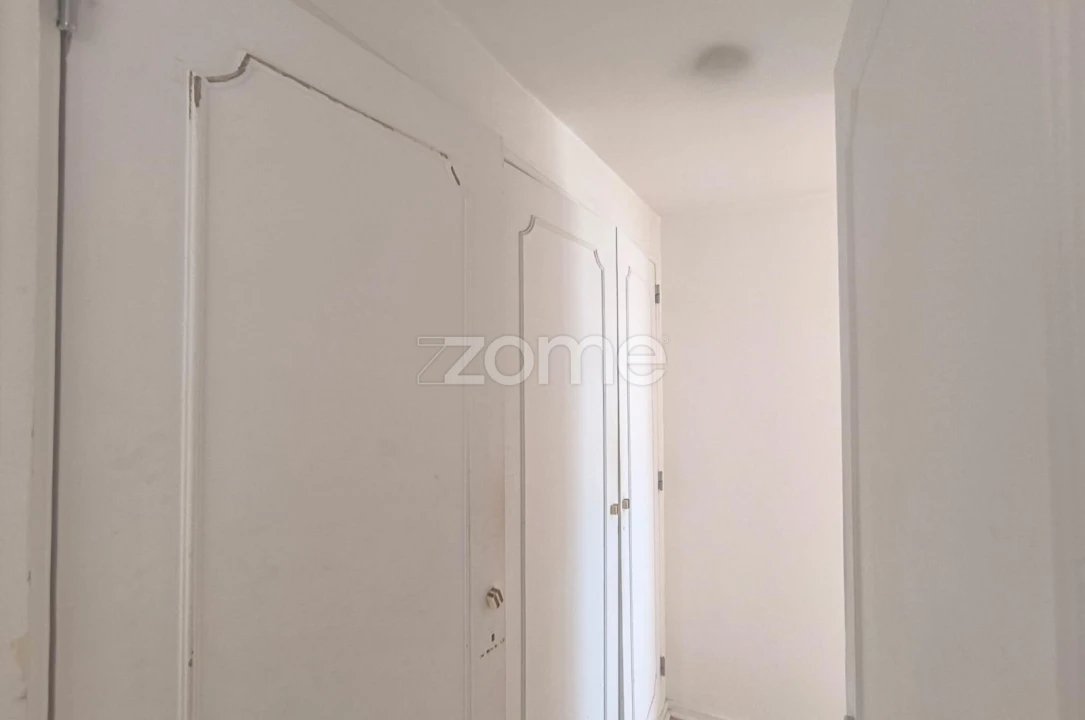 Apartamento T4 para Venda em Carnaxide e Queijas Foto 25