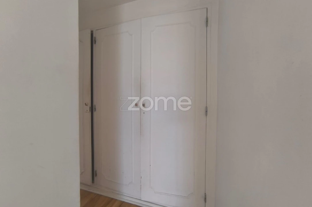 Apartamento T4 para Venda em Carnaxide e Queijas Foto 26