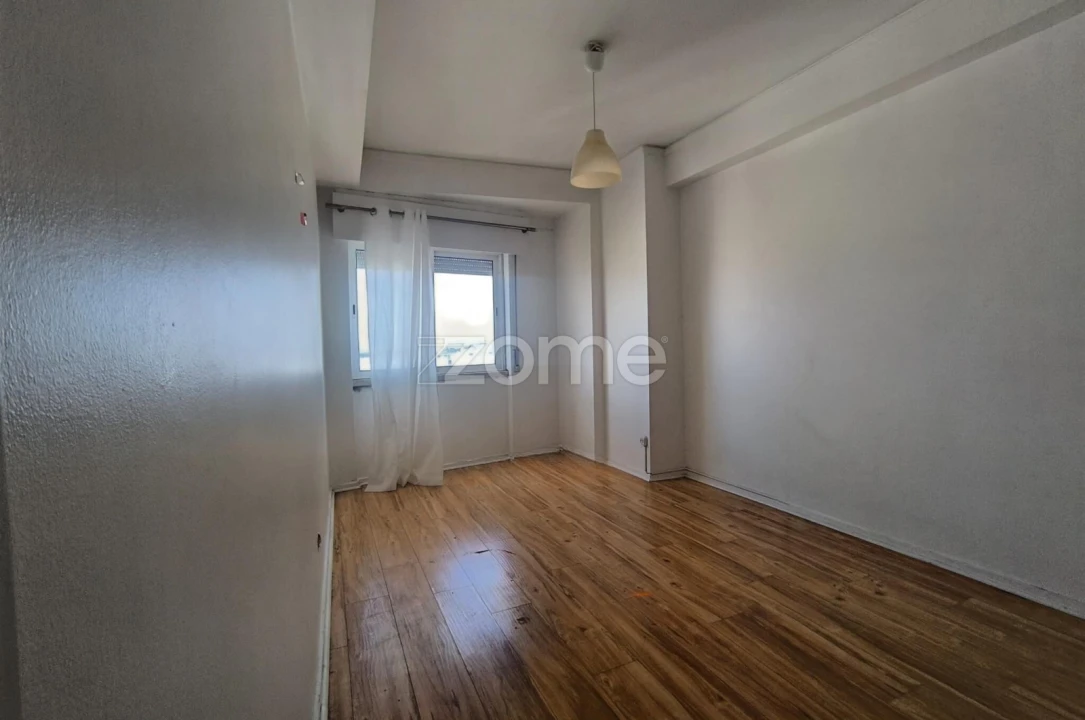 Apartamento T4 para Venda em Carnaxide e Queijas Foto 29