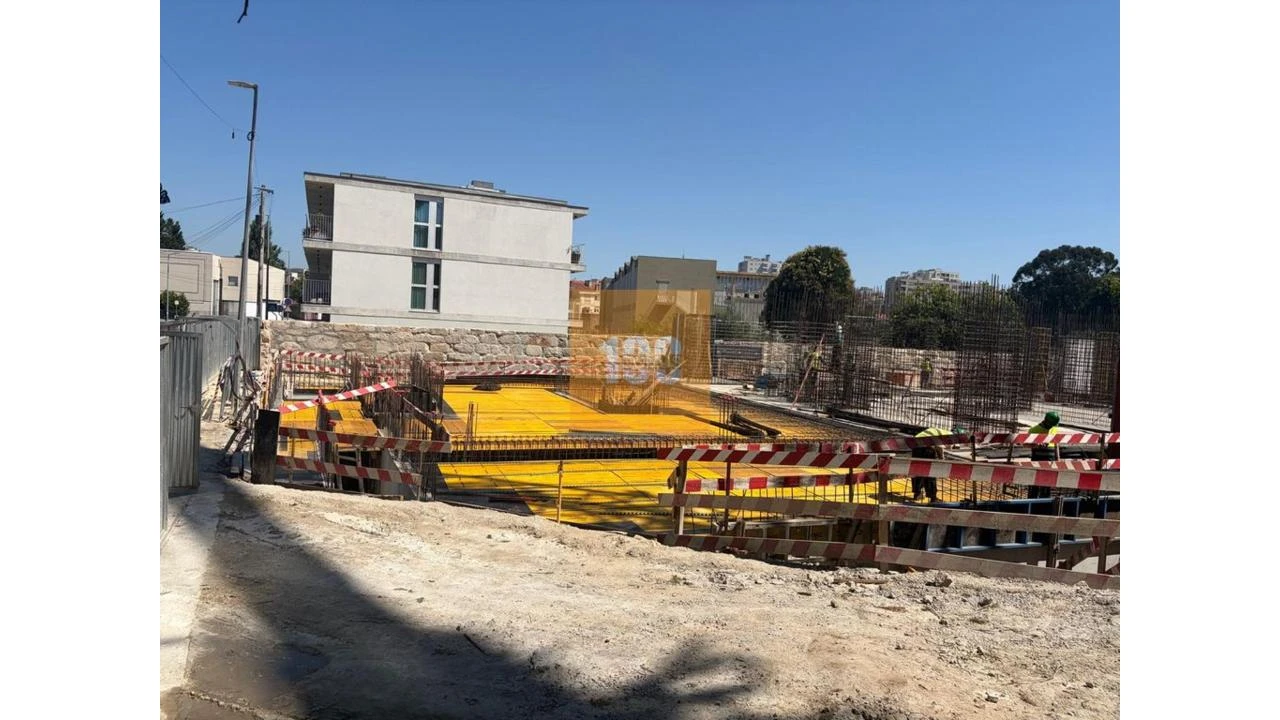 Apartamento T4 para Venda em Ramalde Foto 16