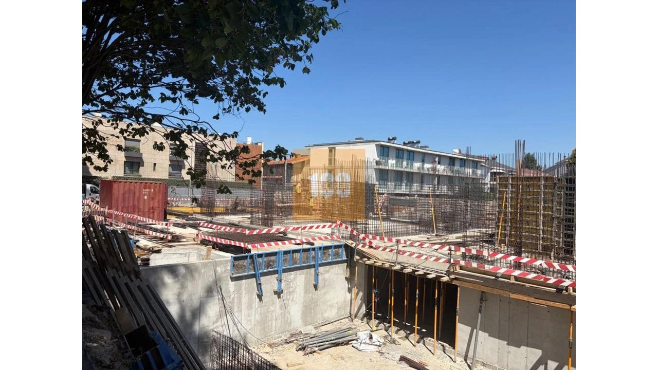 Apartamento T4 para Venda em Ramalde Foto 26