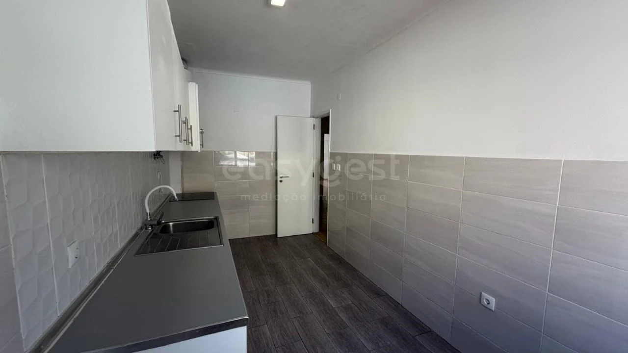 Apartamento T2 para Venda em Seixal, Arrentela e Aldeia de Paio Pires Foto 11