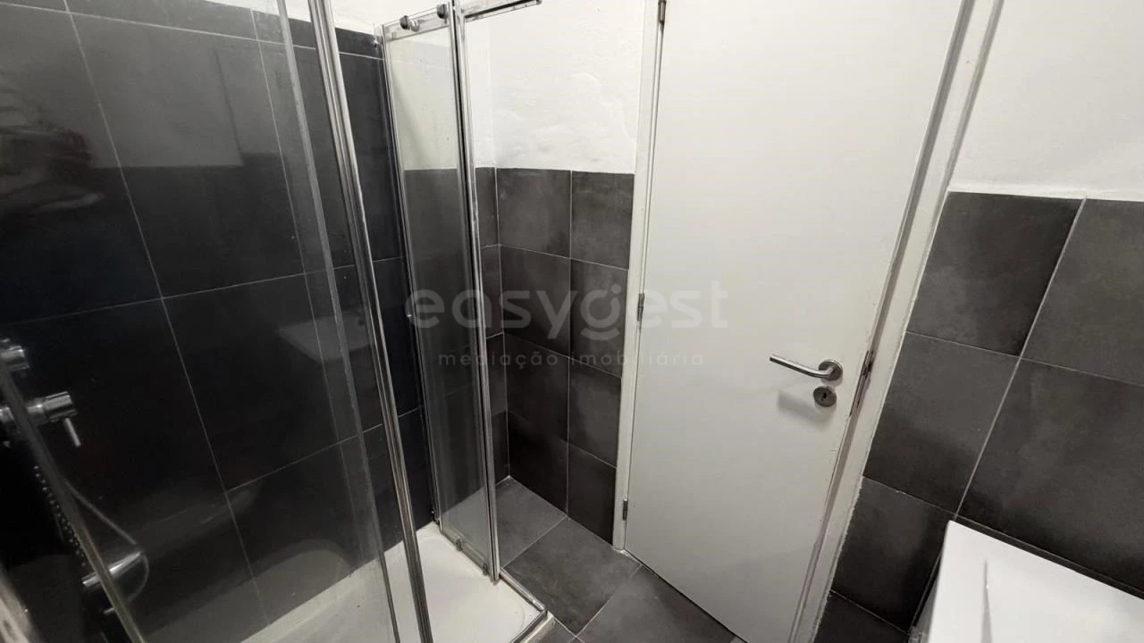 Apartamento T2 para Venda em Seixal, Arrentela e Aldeia de Paio Pires Foto 14