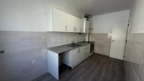 Apartamento T2 para Venda em Seixal, Arrentela e Aldeia de Paio Pires