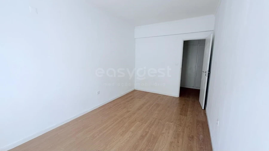 Apartamento T2 para Venda em Seixal, Arrentela e Aldeia de Paio Pires Foto 4