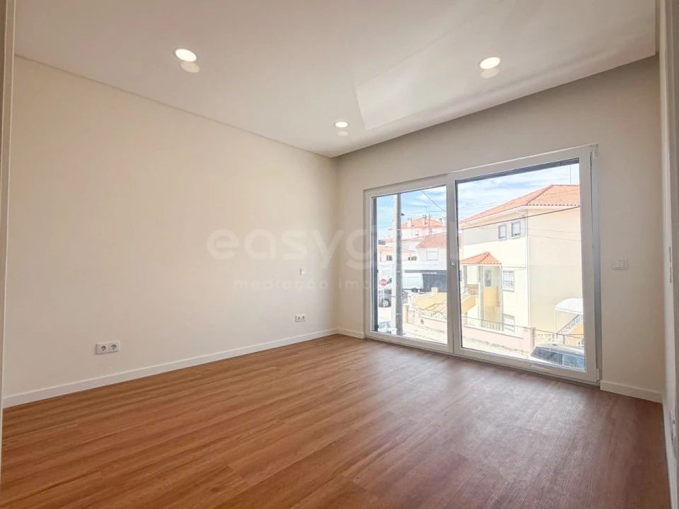 Moradia T2 para Venda em São Domingos de Rana Foto 14