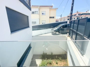 Moradia T2 para Venda em São Domingos de Rana