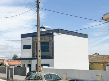 Moradia T2 para Venda em São Domingos de Rana