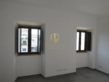 Moradia T4 para Venda em Moncarapacho e Fuseta