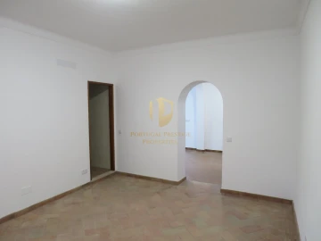 Moradia T4 para Venda em Moncarapacho e Fuseta