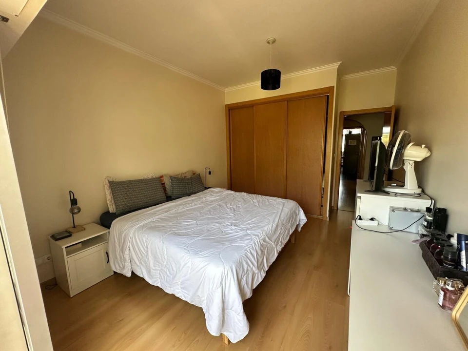 Apartamento T2 para Venda em Póvoa de Santo Adrião e Olival Basto Foto 8