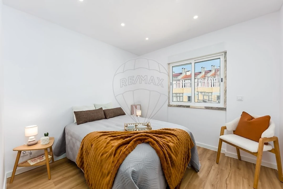 Apartamento T2 para Venda em Agualva e Mira-Sintra Foto 5