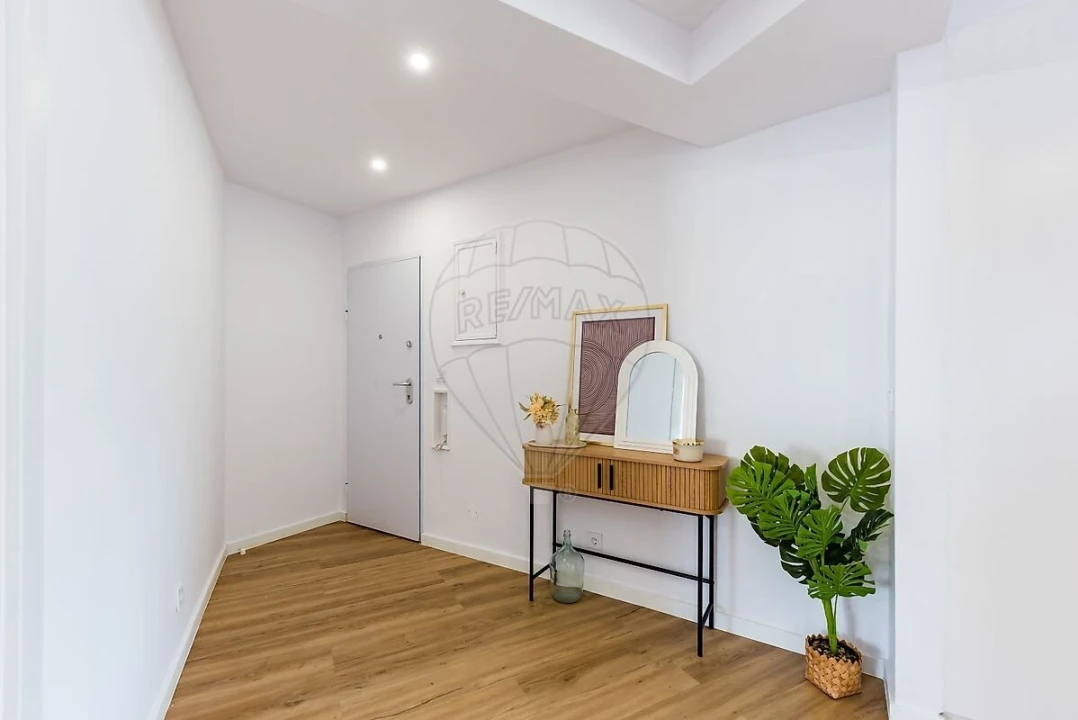 Apartamento T2 para Venda em Agualva e Mira-Sintra Foto 19