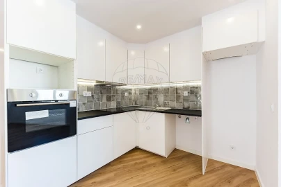 Apartamento T2 para Venda em Agualva e Mira-Sintra
