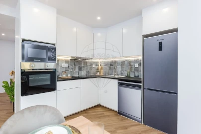 Apartamento T2 para Venda em Agualva e Mira-Sintra