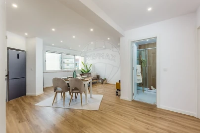 Apartamento T2 para Venda em Agualva e Mira-Sintra