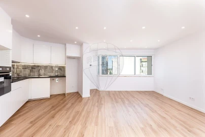 Apartamento T2 para Venda em Agualva e Mira-Sintra