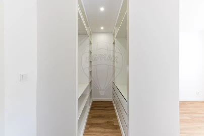 Apartamento T2 para Venda em Agualva e Mira-Sintra