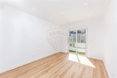 Apartamento T2 para Venda em Agualva e Mira-Sintra