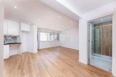 Apartamento T2 para Venda em Agualva e Mira-Sintra