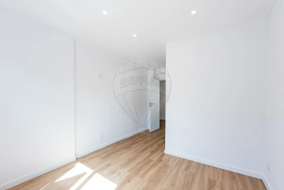 Apartamento T2 para Venda em Agualva e Mira-Sintra