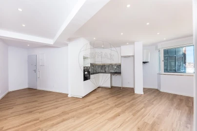 Apartamento T2 para Venda em Agualva e Mira-Sintra