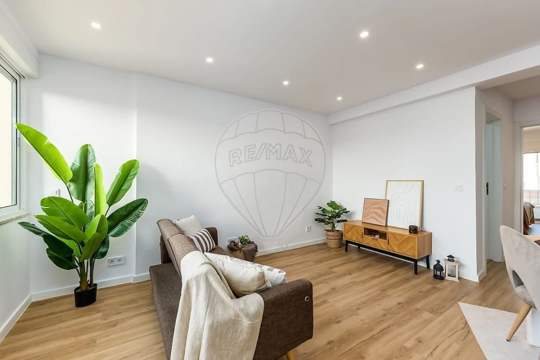 Apartamento T2 para Venda em Agualva e Mira-Sintra Foto 11