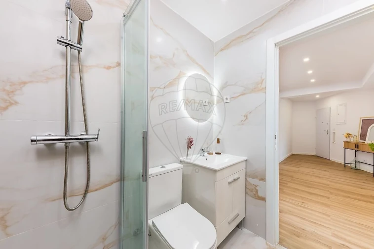 Apartamento T2 para Venda em Agualva e Mira-Sintra Foto 22