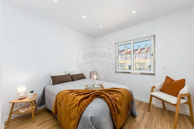 Apartamento T2 para Venda em Agualva e Mira-Sintra Foto 5