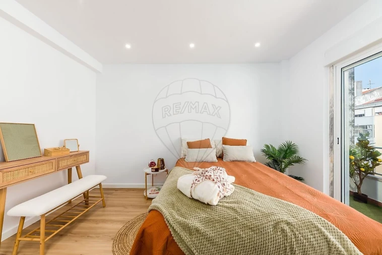 Apartamento T2 para Venda em Agualva e Mira-Sintra Foto 3