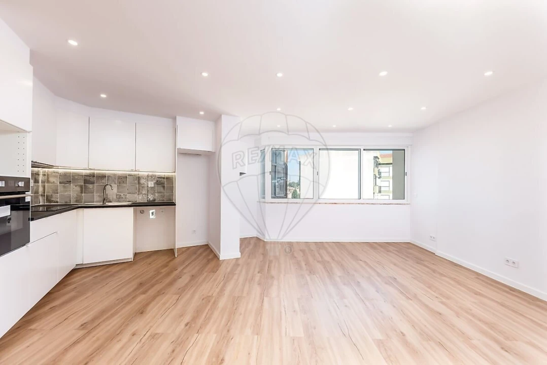 Apartamento T2 para Venda em Agualva e Mira-Sintra Foto 1