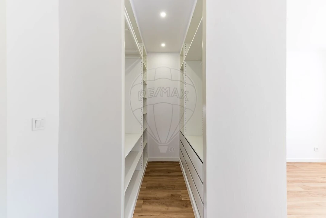 Apartamento T2 para Venda em Agualva e Mira-Sintra Foto 7