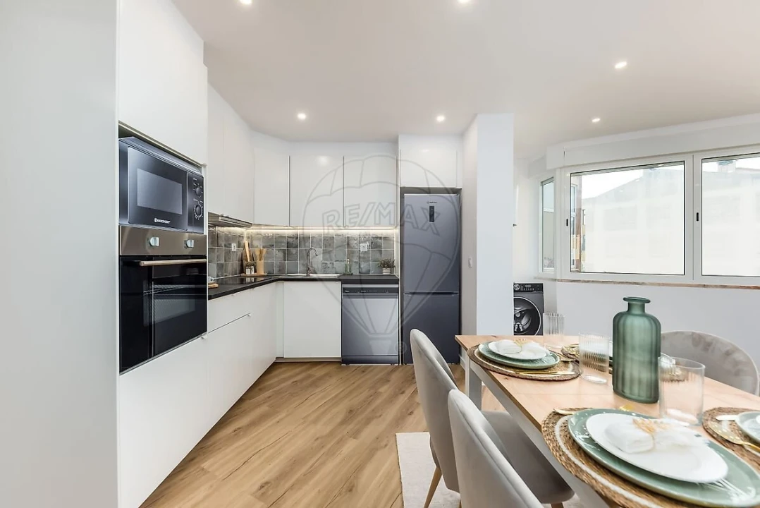 Apartamento T2 para Venda em Agualva e Mira-Sintra Foto 13