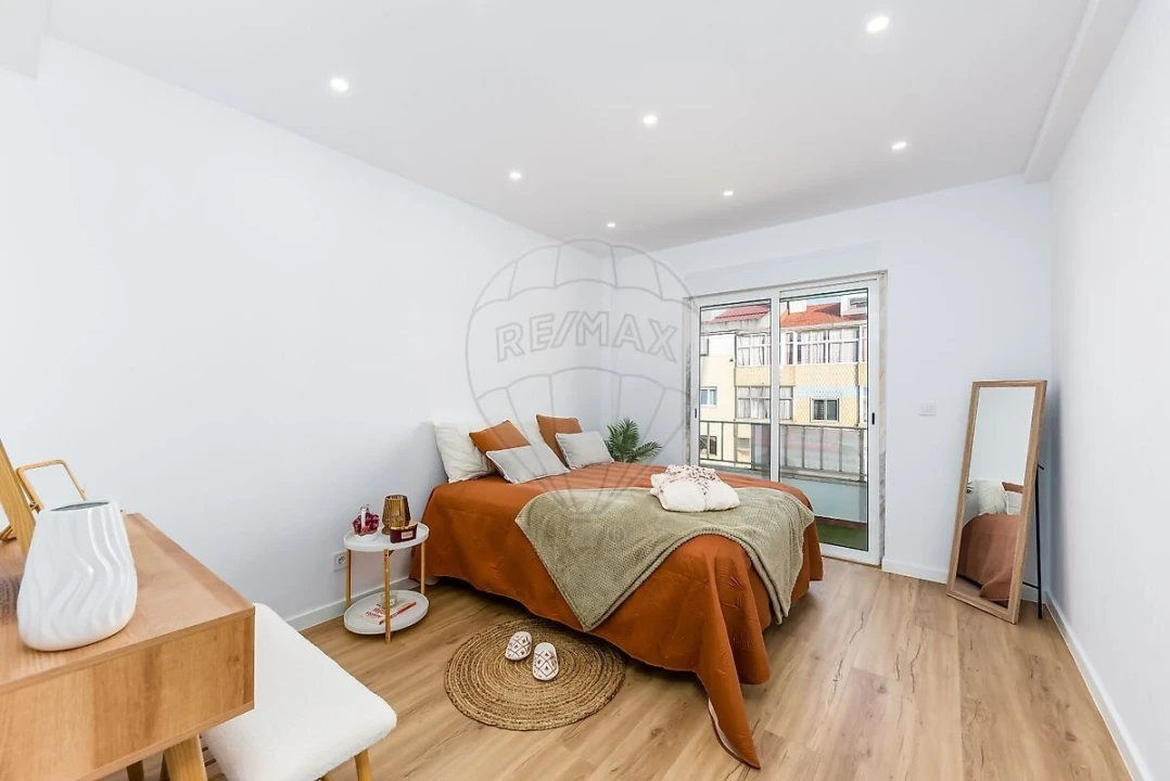 Apartamento T2 para Venda em Agualva e Mira-Sintra Foto 1