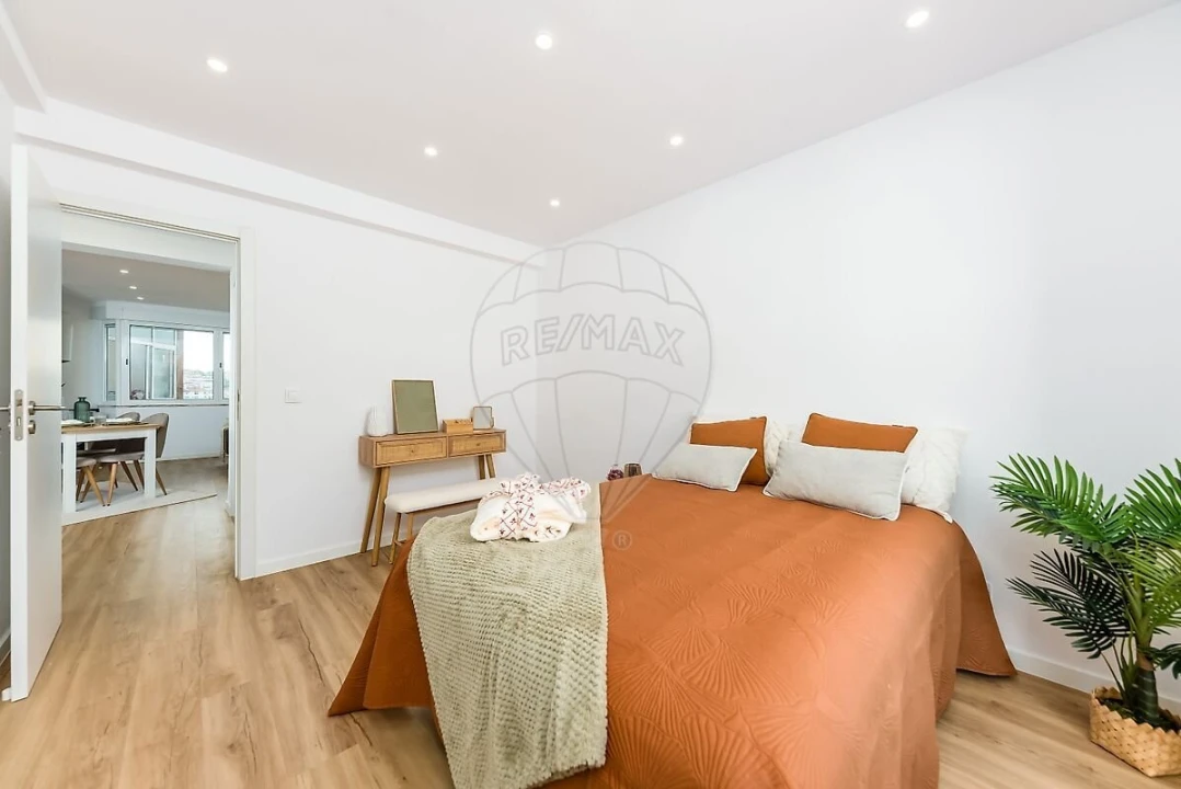 Apartamento T2 para Venda em Agualva e Mira-Sintra Foto 2