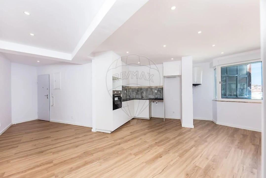 Apartamento T2 para Venda em Agualva e Mira-Sintra Foto 15