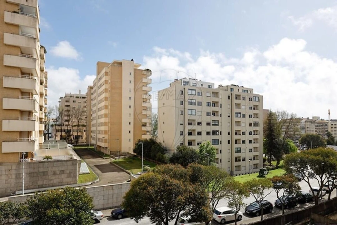 Apartamento T1 para Venda em Ramalde Foto 6